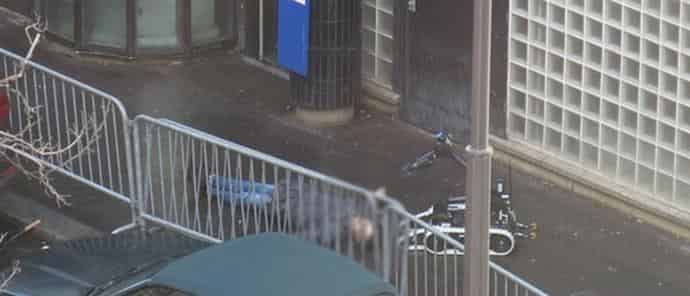 Η αστυνομία του Παρισιού σκότωσε έναν άνδρα που προσπάθησε να μπει μέσα σε αστυνομικό τμήμα